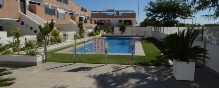 Nyt et behagelig liv ved sjøen i denne leiligheten som er til salgs i Pilar de la Horadada