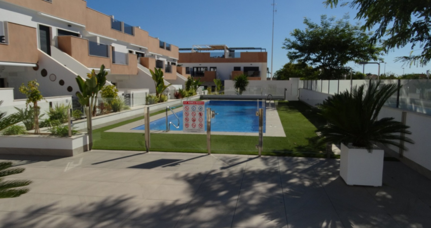 Enjoy a comfortable life by the sea in this apartment for sale in Pilar de la Horadada