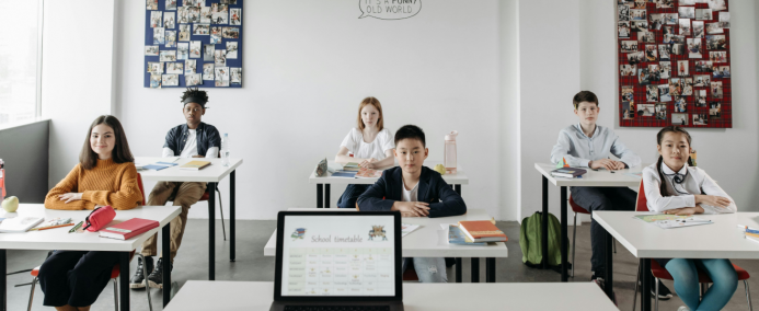 Are you thinking of buying a property on the Costa Blanca? If you have school-age children, you will find this guide to international schools very useful