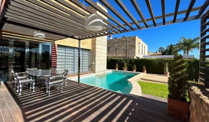 Luxury villa for sale in Dehesa de Campoamor