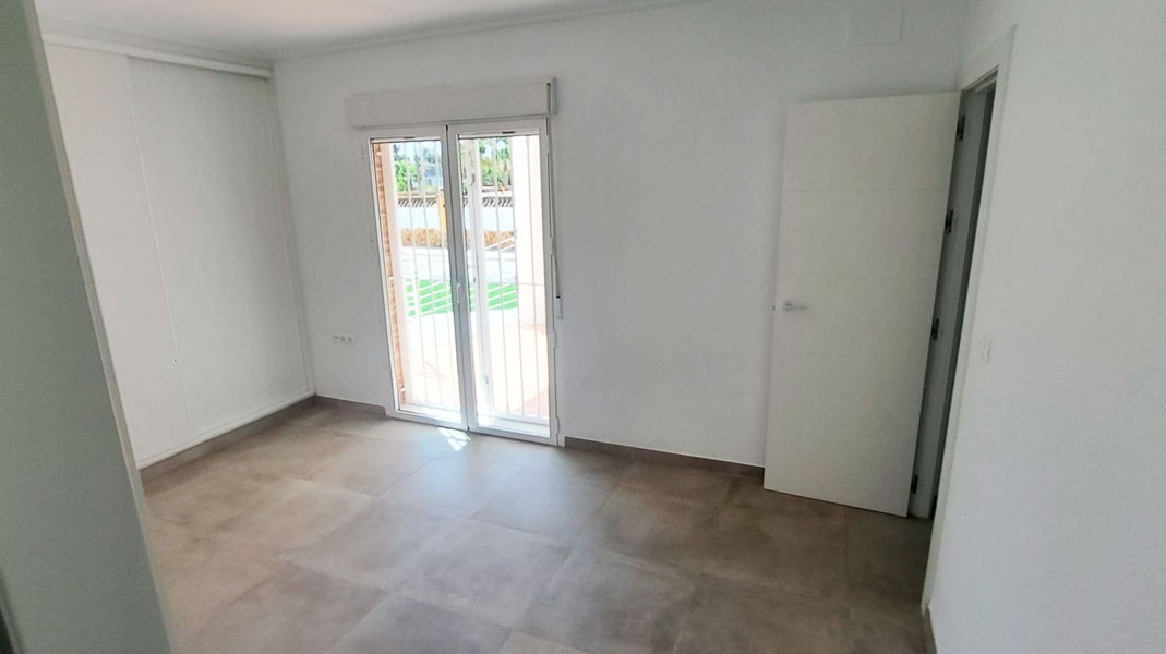 Finca with 3 Bedrooms in Catral, Alicante with Large Plot and Mountain View