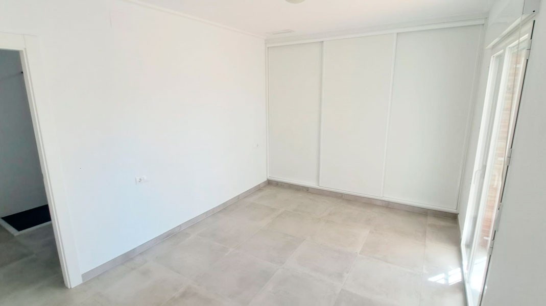 Finca with 3 Bedrooms in Catral, Alicante with Large Plot and Mountain View