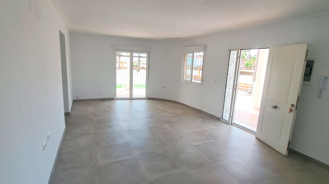 Finca with 3 Bedrooms in Catral, Alicante with Large Plot and Mountain View