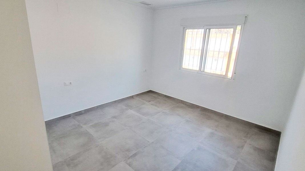 Finca with 3 Bedrooms in Catral, Alicante with Large Plot and Mountain View