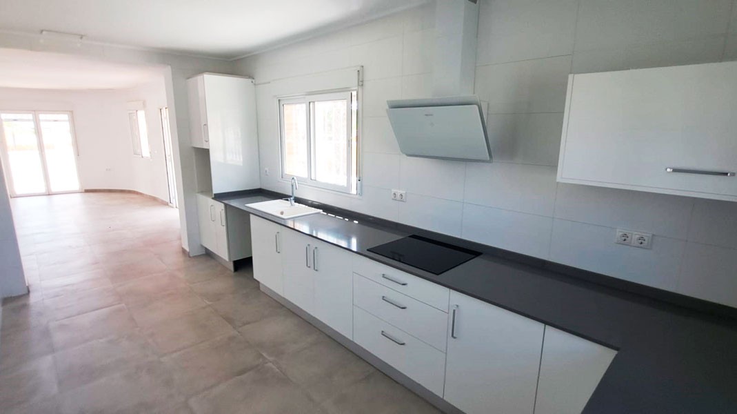 Finca with 3 Bedrooms in Catral, Alicante with Large Plot and Mountain View