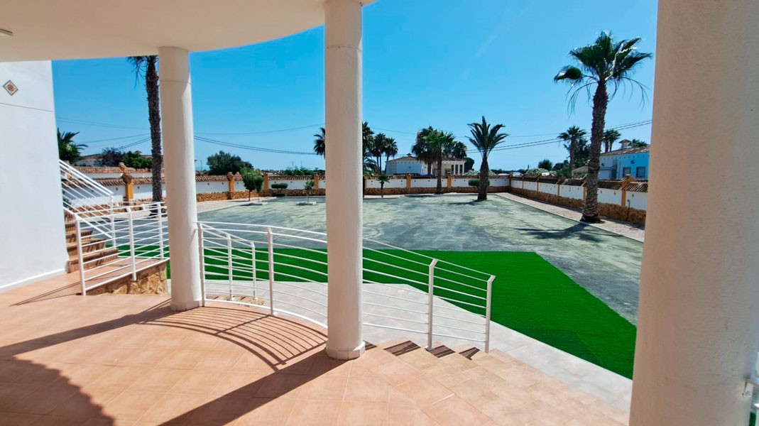 Finca with 3 Bedrooms in Catral, Alicante with Large Plot and Mountain View
