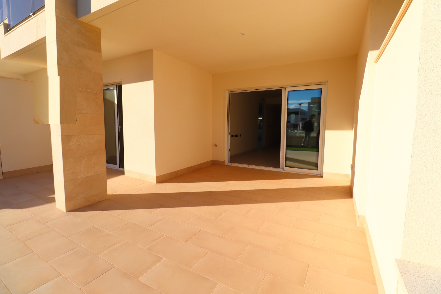Apartment in Urbanizacion El Raso - Image 4