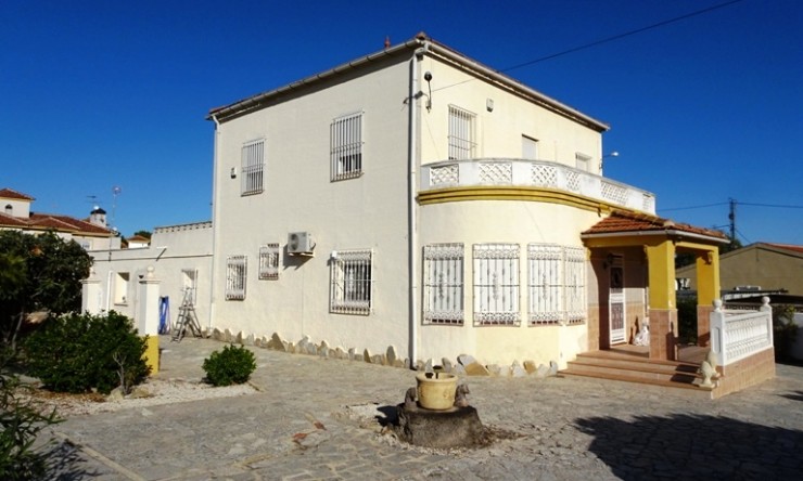Videresalg - Frittliggende Villa - Guardamar del Segura - Guardamar del Segura - Byen
