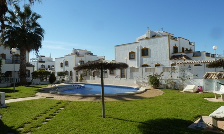 Videresalg - Quad Villa - Los Montesinos - Entre Naranjos / Vistabella Golf