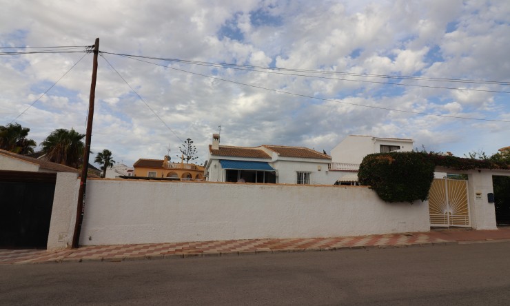 Re-Sale - Detached Villa - Torrevieja - La Siesta
