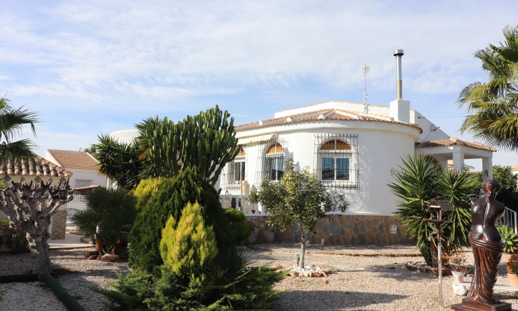 Videresalg - Frittliggende Villa - Torrevieja - San Luis