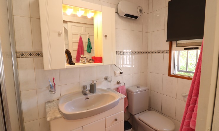 Videresalg - Frittliggende Villa - Ciudad Quesada - Ciudad Quesada - Byen