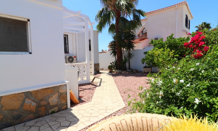 Videresalg - Frittliggende Villa - Ciudad Quesada - Ciudad Quesada - Byen
