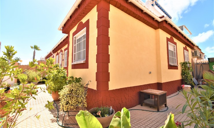 Videresalg - Quad Villa - Orihuela Costa - Playa Flamenca