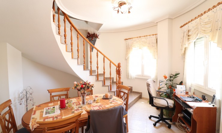 Videresalg - Frittliggende Villa - Algorfa - Lomas de La Juliana