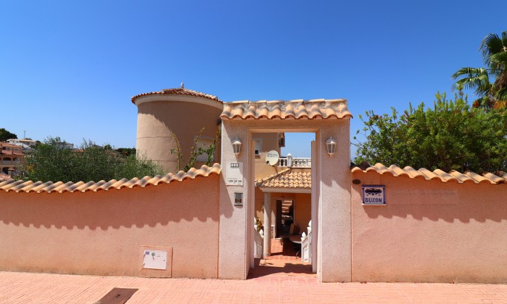 Videresalg - Frittliggende Villa - Algorfa - Lomas de La Juliana