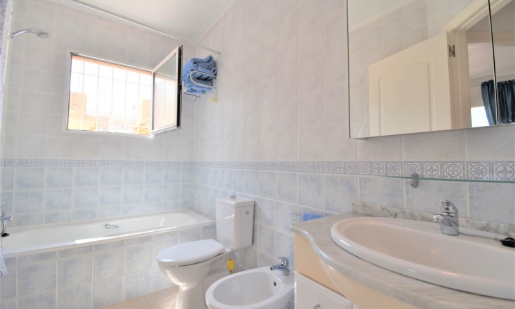 Videresalg - Quad Villa - Orihuela Costa - Playa Flamenca