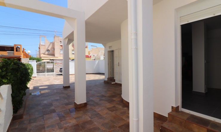 Re-Sale - Quad Villa - Torrevieja - El Salado