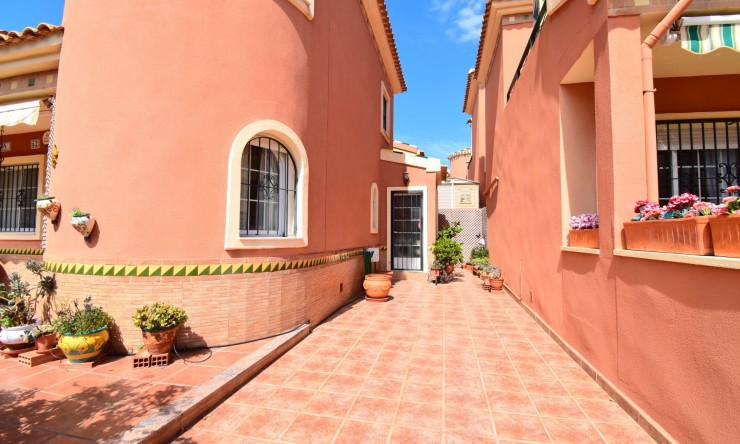 Re-Sale - Detached Villa - Orihuela Costa - Playa Flamenca
