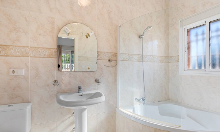 Wederverkoop - Vrijstaande Villa - Ciudad Quesada - Doña Pepa