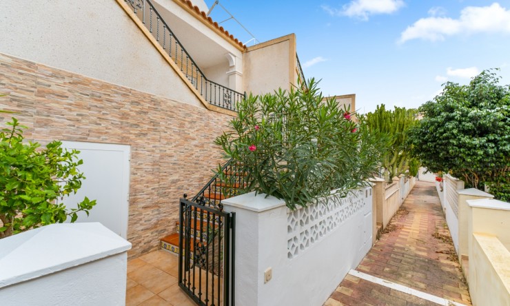 Re-Sale - Bungalow - Orihuela Costa - Villamartin