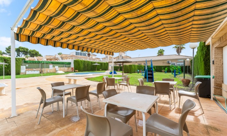 Re-Sale - Bungalow - Orihuela Costa - Villamartin