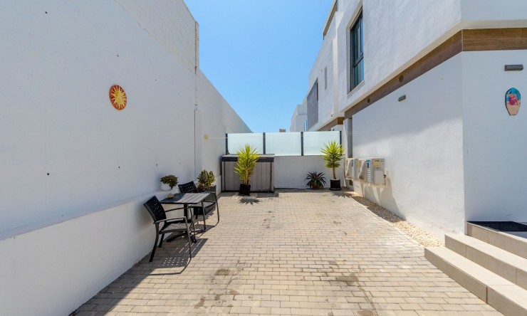 Re-Sale - Detached Villa - Orihuela Costa - Villamartin