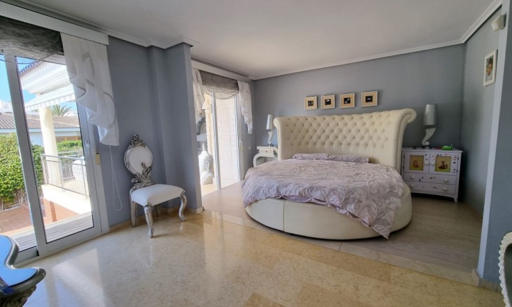 Re-Sale - Detached Villa - Torrevieja - La Mata - Town