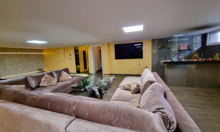 Re-Sale - Detached Villa - Torrevieja - La Mata - Town