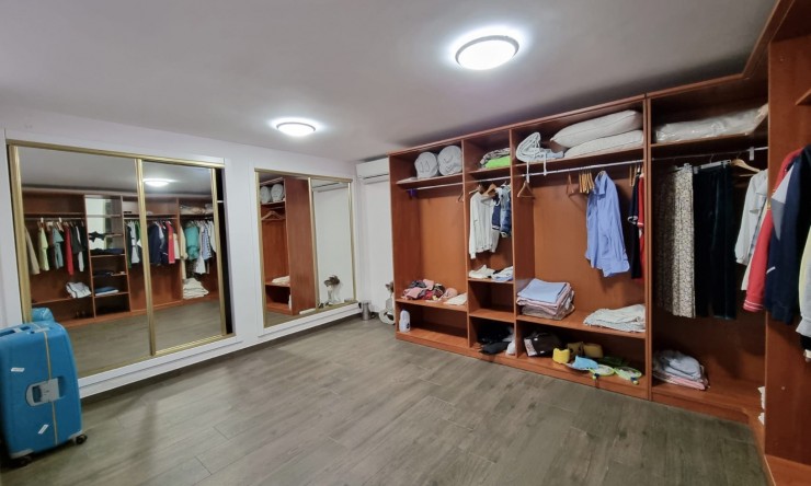 Re-Sale - Detached Villa - Torrevieja - La Mata - Town