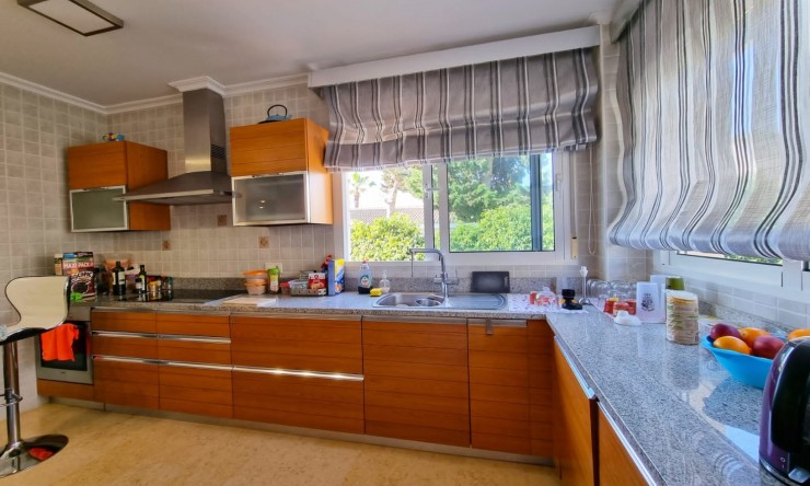 Re-Sale - Detached Villa - Torrevieja - La Mata - Town