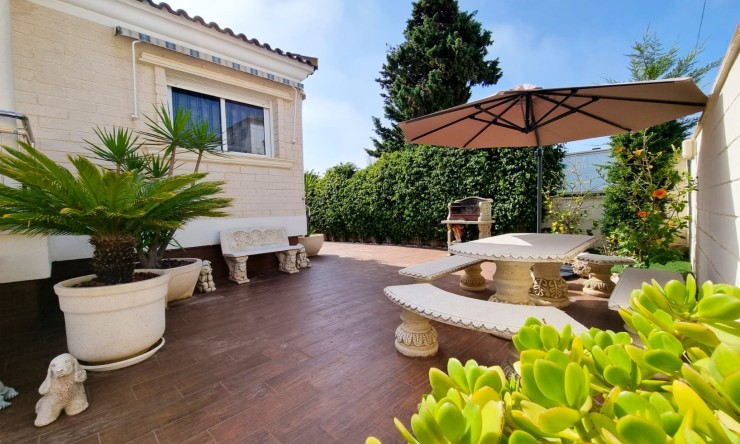 Re-Sale - Detached Villa - Torrevieja - La Mata - Town