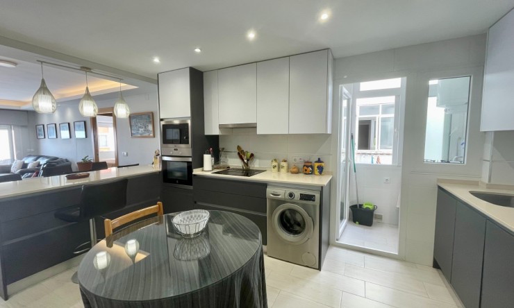 Re-Sale - Apartment - Torrevieja - Playa Del Cura