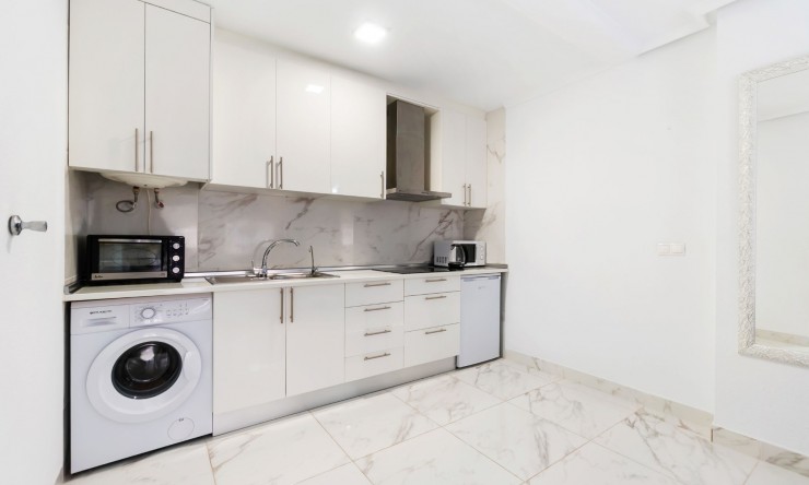 Re-Sale - Apartment - Torrevieja - Torrevieja - Centre