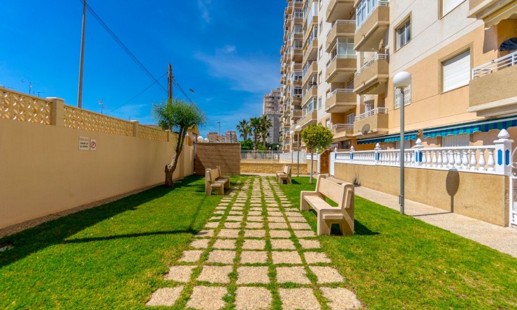 Re-Sale - Apartment - Torrevieja - Torrevieja - Centre