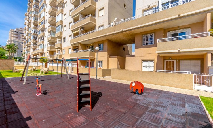 Re-Sale - Apartment - Torrevieja - Torrevieja - Centre