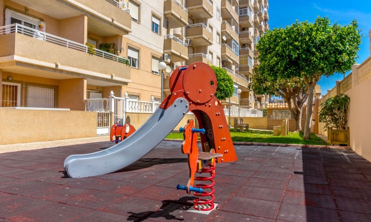 Re-Sale - Apartment - Torrevieja - Torrevieja - Centre