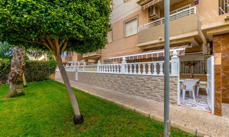 Re-Sale - Apartment - Torrevieja - Torrevieja - Centre