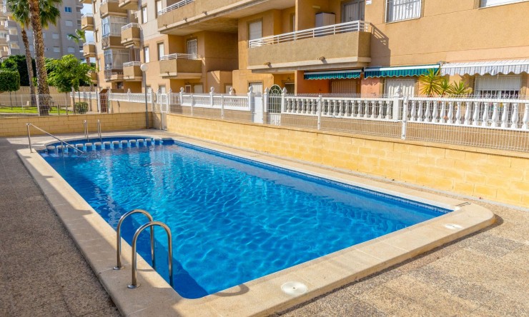Re-Sale - Apartment - Torrevieja - Torrevieja - Centre