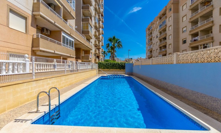 Re-Sale - Apartment - Torrevieja - Torrevieja - Centre