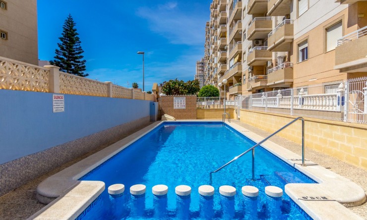 Re-Sale - Apartment - Torrevieja - Torrevieja - Centre