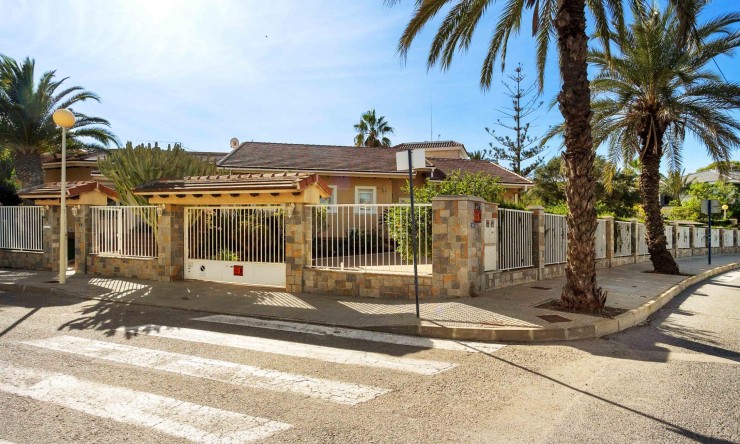 Re-Sale - Detached Villa - Orihuela Costa - Cabo Roig