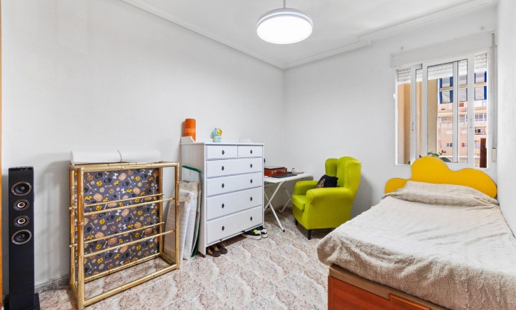 Re-Sale - Apartment - Torrevieja - Torrevieja - Centre