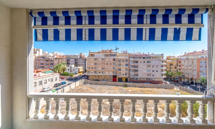Re-Sale - Apartment - Torrevieja - Torrevieja - Centre