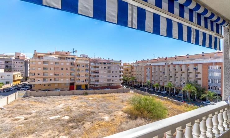 Re-Sale - Apartment - Torrevieja - Torrevieja - Centre