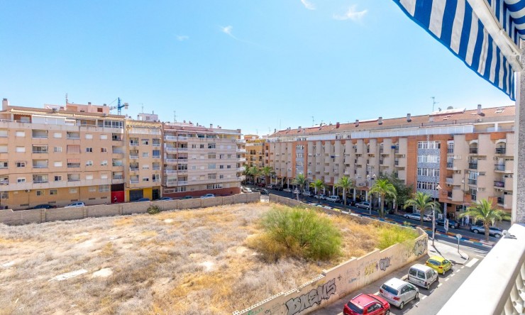 Re-Sale - Apartment - Torrevieja - Torrevieja - Centre