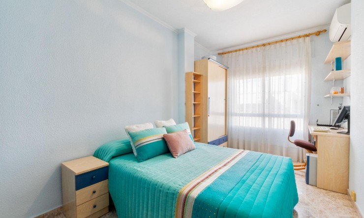 Re-Sale - Apartment - Torrevieja - Torrevieja - Centre