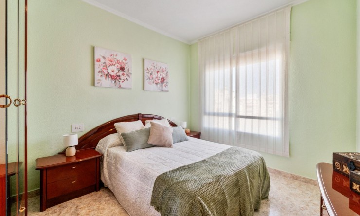 Re-Sale - Apartment - Torrevieja - Torrevieja - Centre