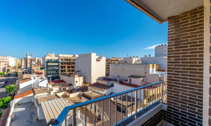 Re-Sale - Apartment - Torrevieja - Torrevieja - Centre
