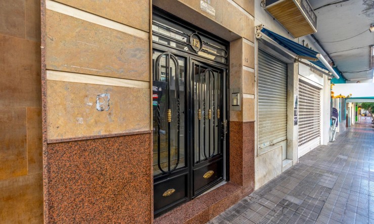 Re-Sale - Apartment - Torrevieja - Torrevieja - Centre